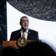 El presidente de Guatemala, Bernardo Arévalo de León habla durante el discurso de inauguración en el Foro de Donantes de Centroamerica este lunes, en Antigua Guatemala (Guatemala). EFE/ Andrea Godínez