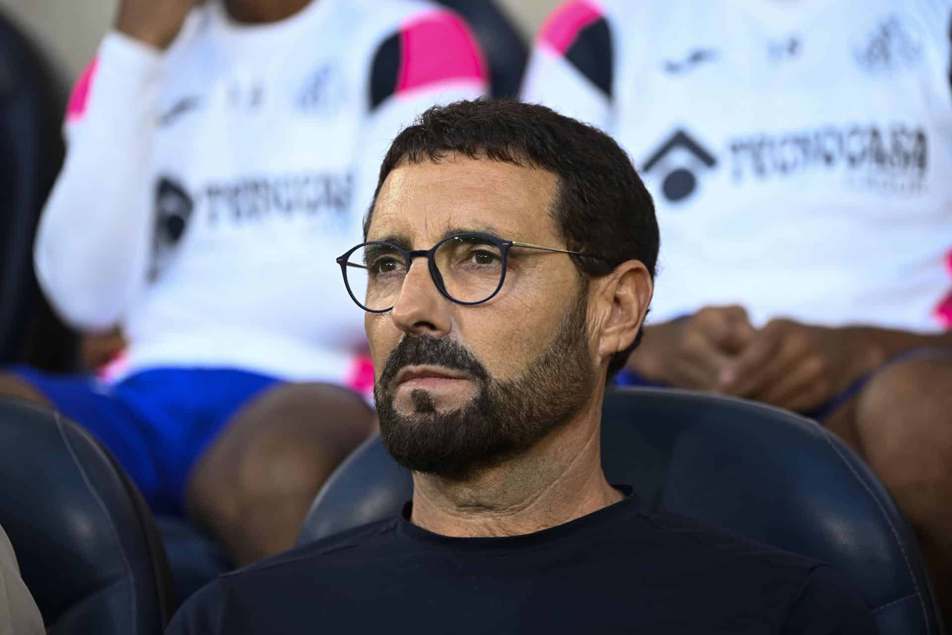 El entrenador del Getafe, José Bordalás, antes del partido de la décima jornada de LaLiga EA Sports que Villarreal CF y Getafe CF disputan este domingo en el estadio de la Cerámica. EFE/Andreu Esteban