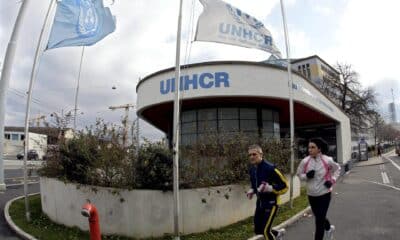 La bandera de Naciones Unidas ondea en el edificio de la Alta Comisaría de la ONU para los Refugiados (ACNUR) en Ginebra, Suiza. EFE/Martial Trezzini