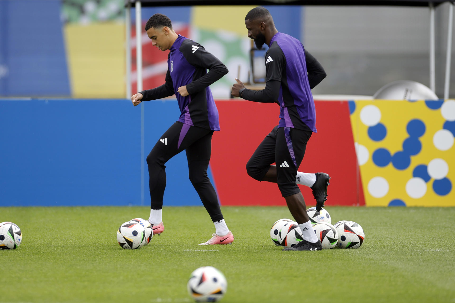 Antonio Rüdiger (d) en una imagen de archivo con la selección alemana. EFE/ Alberto Estévez