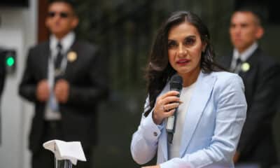 Fotografía de archivo que muestra a la vicepresidenta de Ecuador, Verónica Abad, durante una rueda de prensa, el 28 de noviembre de 2023, en Quito (Ecuador). EFE/ José Jácome