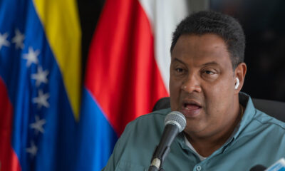 Fotografía del 1 de abril de 2024 del antichavista Rafael Ramírez Colina, alcalde de Maracaibo, capital del estado venezolano de Zulia (noroeste, fronterizo con Colombia), durante una rueda de prensa en su despacho en Maracaibo (Venezuela). EFE/ Henry Chirinos