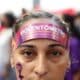 Fotografía de archivo de una mujer que participa en una marcha contra la violencia machista, en Caracas (Venezuela). EFE/ Rayner Peña