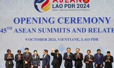 Vientiane (Laos), 09/10/2024.- ASEAN leaders (L-R) Myanmar's Permanent Secretary of Foreign Affairs Aung Kyaw Moe, Philippines's President Ferdinand 'Bongbong' Marcos Jr., Singapore's Prime Minister Lawrence Wong, Thailand's Prime Minister Paetongtarn Shinawatra, Vietnam's Prime Minister Pham Minh Chinh, Laos' President Thongloun Sisoulith, Laos' Prime Minister Sonexay Siphandone, Malaysia's Prime Minister Anwar Ibrahim, Brunei's Sultan Hassanal Bolkiah, Cambodia's Prime Minister Hun Manet and Indonesia's Vice President Ma'ruf Amin leave the stage after a group photo during the opening ceremony of the 44th and 45th ASEAN Summits and Related Summits at the National Convention Center in Vientiane, Laos, 09 October 2024. Leaders of the Association of Southeast Asian Nations (ASEAN) gather at a summit hosted by Laos in the capital of Vientiane to strengthen diplomatic ties and discuss the ongoing civil unrest in Myanmar and tension in the South China Sea. (Camboya, Malasia, Birmania, Filipinas, Singapur, Tailandia, Singapur) EFE/EPA/RUNGROJ YONGRIT