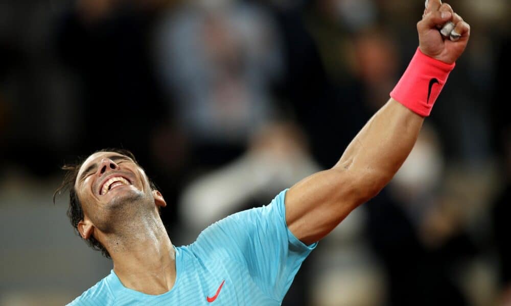 Rafael Nadal reacciona tras ganar a Novak Djokovic en el Roland Garros de 2020. EFE/EPA/YOAN VALAT