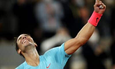 Rafael Nadal reacciona tras ganar a Novak Djokovic en el Roland Garros de 2020. EFE/EPA/YOAN VALAT