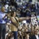 El expresidente estadounidense Barack Obama hace campaña con la candidata presidencial demócrata, la vicepresidenta estadounidense Kamala Harris, en el estadio James R. Hallford en Clarkston, Georgia, EE.UU. EFE/EPA/ERIK S. LESSER