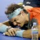 Rafael Nadal recibe tratamiento durante un partido en el Abierto de Asutralia en 2014. EFE/EPA/MADE NAGI