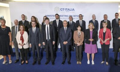 Los ministros del Interior del G7, las siete democracias más industrializadas del mundo, reunidos en la localidad italiana de Mirabella Eclano. EFE/EPA/CIRO FUSCO