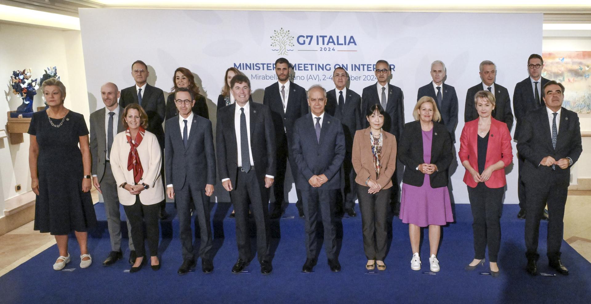 Los ministros del Interior del G7, las siete democracias más industrializadas del mundo, reunidos en la localidad italiana de Mirabella Eclano. EFE/EPA/CIRO FUSCO