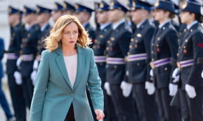 La primera ministra italiana, Giorgia Meloni, durante la reunión de este lunes en Roma con el emir de Catar, Tamim bin Hamad al Thani, con quien abordó la guerra de Gaza -en la que Doha es principal mediador- y el llamado plan Mattei, el proyecto de la líder ultraderechista para invertir en África con metas como limitar la migración a Europa. EFE/Palazzo Chigi SOLO USO EDITOYIAL/SOLO DISPONIBLE PARA ILUSTRAR LA NOTICIA QUE ACOMPAÑA (CRÉDITO OBLIGATORIO)