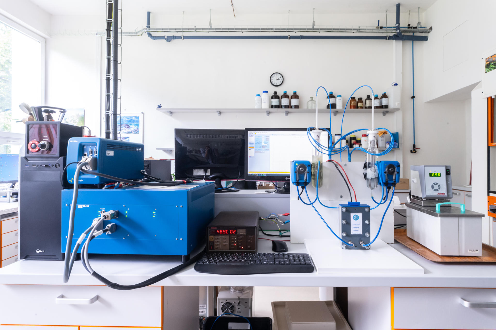 Un equipo del Instituto de Química de Procesos de la Academia de Ciencias de Chequia ha desarrollado un prototipo de electrolizador de hidrógeno verde, con el que -asegura- se produce este vector energético más rápidamente y a menor coste. EFE / Instituto de Procesos Químicos de la Academia de Ciencias de la República Checa // SOLO USO EDITORIAL/SOLO DISPONIBLE PARA ILUSTRAR LA NOTICIA QUE ACOMPAÑA (CRÉDITO OBLIGATORIO)