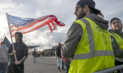 Trabajadores del puerto marítimo de Nueva Jersey, miembros del sindicato International Longshoremen’s Association (ILA), durante su huelga en el puerto de Nueva York y Nueva Jersey (EE.UU.). EFE/Ángel Colmenares