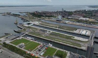 Vista de la nueva esclusa de Terneuzen, una obra titánica que forma parte de un complejo más grande de esclusas que une la ciudad de Gante con Zelanda y el Mar del Sur, que hoy inauguran los reyes de Bélgica y Países Bajos.-EFE/ Nieuwe Sluis Terneuzen***SOLO USO EDITORIAL/SOLO DISPONIBLE PARA ILUSTRAR LA NOTICIA QUE ACOMPAÑA (CRÉDITO OBLIGATORIO)***