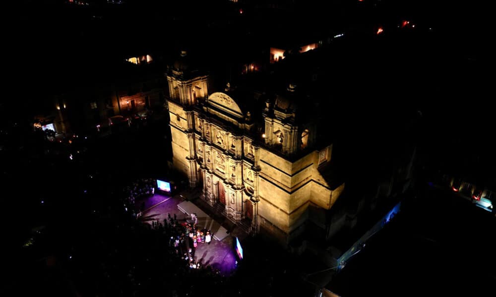 Fotografía cedida por Iberdrola México de la Catedral Metropolitana Nuestra Señora de la Asunción, en Oaxaca (México). EFE/ Iberdrola México SOLO USO EDITORIAL/SOLO DISPONIBLE PARA ILUSTRAR LA NOTICIA QUE ACOMPAÑA (CRÉDITO OBLIGATORIO)