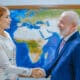 Fotografía cedida por Palácio do Planalto del presidente de Brasil, Luiz Inácio Lula da Silva saludando a la reina Mary de Dinamarca este viernes, en Brasilia (Brasil). EFE/ Ricardo Stuckert/ Palácio do Planalto