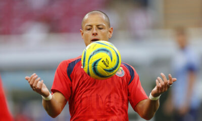 Javier Hernández del Guadalajara participa en un entrenamiento en el Estadio Akron, en Guadalajara (México). Archivo. EFE/ Francisco Guasco