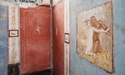 Nuevos frescos en buen estado, entre ellos uno sobre el mito griego de Hipólito y Fedra, han sido descubiertos en la excavación de unas pequeñas casas en Pompeya, la antigua ciudad romana sepultada por la erupción del volcán Vesubio hace dos milenios,.EFE/Parque Arqueológico de Pompeya / Annasilviavacca/SOLO USO EDITORIAL/SOLO DISPONIBLE PARA ILUSTRAR LA NOTICIA QUE ACOMPAÑA (CRÉDITO OBLIGATORIO)