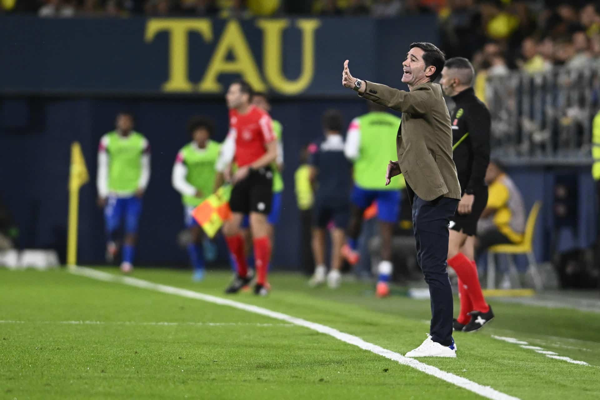 El entrenador del Villarreal, Marcelino García Toral, durante el partido de la décima jornada de LaLiga EA Sports que Villarreal CF y Getafe CF disputan este domingo en el estadio de la Cerámica. EFE/Andreu Esteban