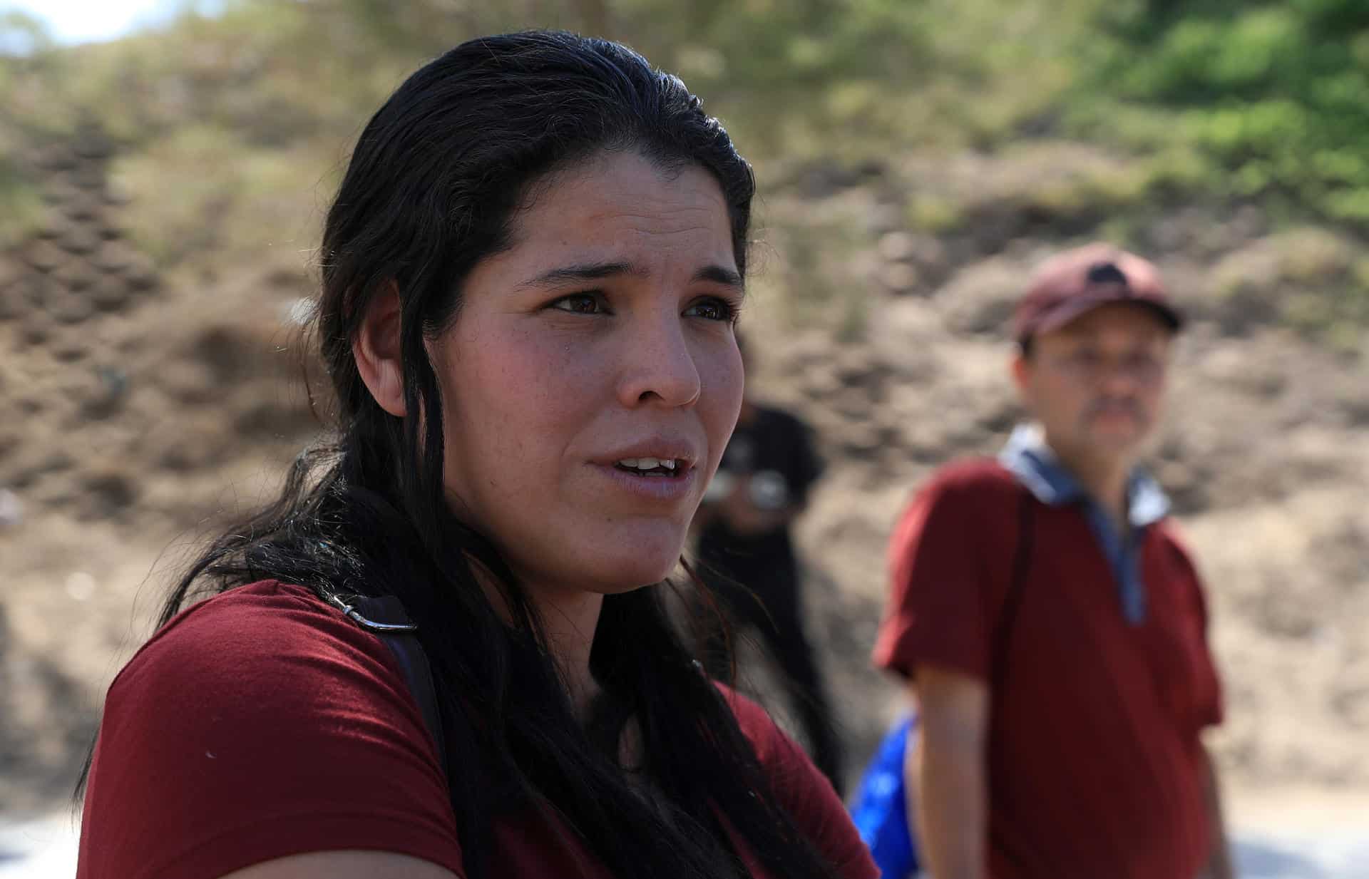 Darnelis Blanco, originaria de Venezuela, habla durante una entrevista con EFE, este viernes en Ciudad Juárez, Chihuahua (México). EFE/ Luis Torres