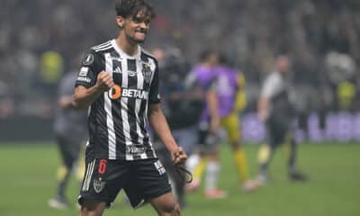 Gustavo Scarpa de Atlético Mineiro celebra el paso a semifinales de la Copa Libertadores en el estadio Arena MRV en Belo Horizonte (Brasil). EFE/ Joao Guilherme