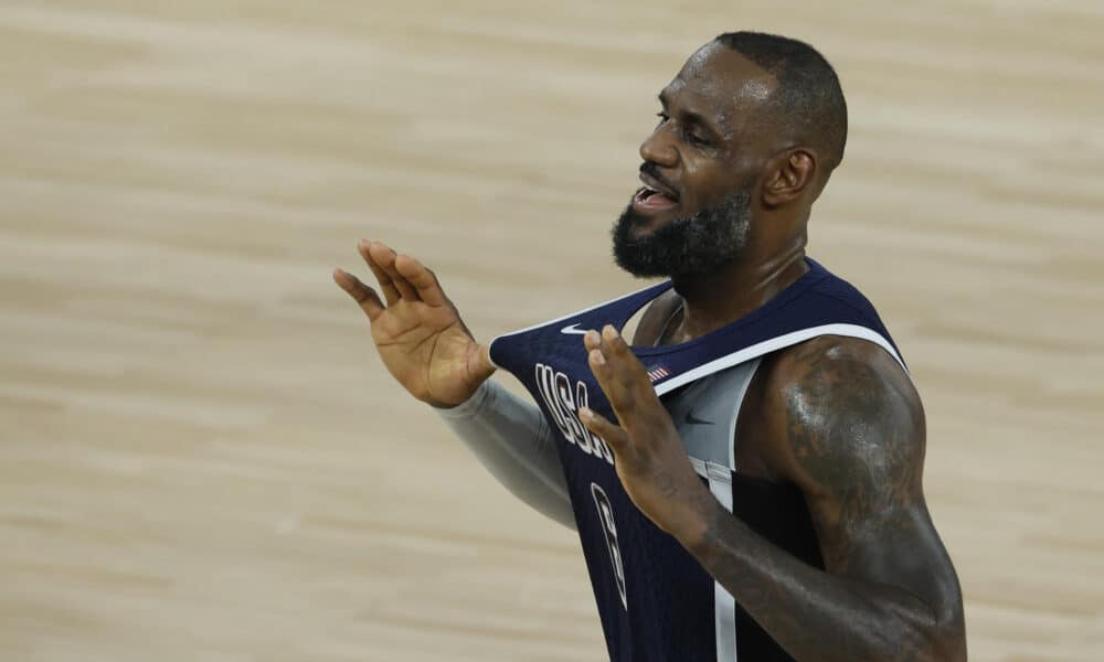 Fotografía de archivo de Lebron James durante la campaña de Estados Unidos en los Juegos Olímpicos de París. EFE/ Juanjo Martin