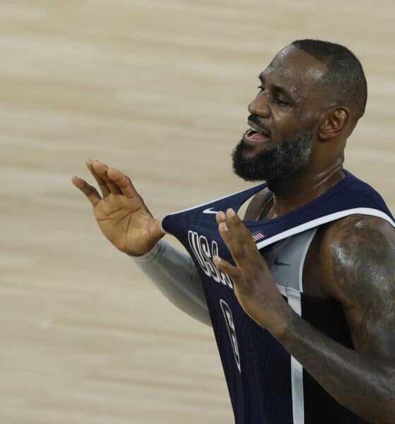 Fotografía de archivo de Lebron James durante la campaña de Estados Unidos en los Juegos Olímpicos de París. EFE/ Juanjo Martin