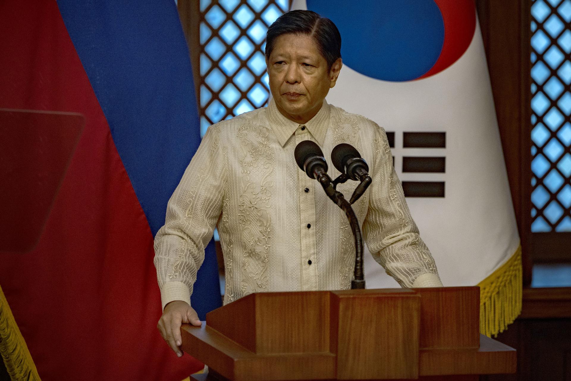 Fotografía reciente del presidente de Filipinas, Ferdinand Marcos Jr., durante una comparecencia en Manila. EFE/EPA/EZRA ACAYAN / POOL