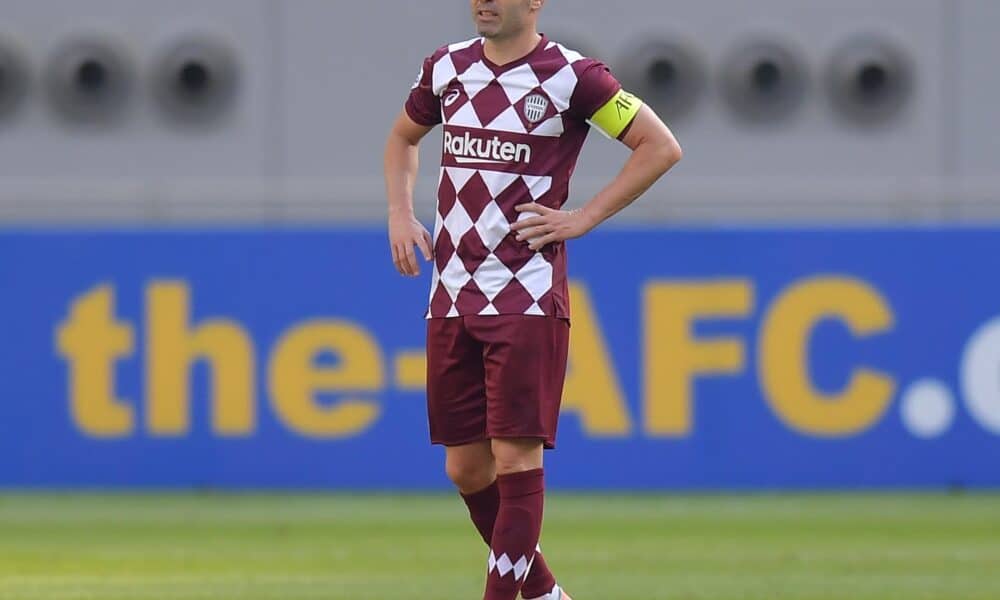 Foto de archivo del 7 de diciembre de 2020 de Andrés Iniesta durante un partido de la Liga de Campeones asiática con el Vissel Kobe EFE/EPA/NOUSHAD THEKKAYIL