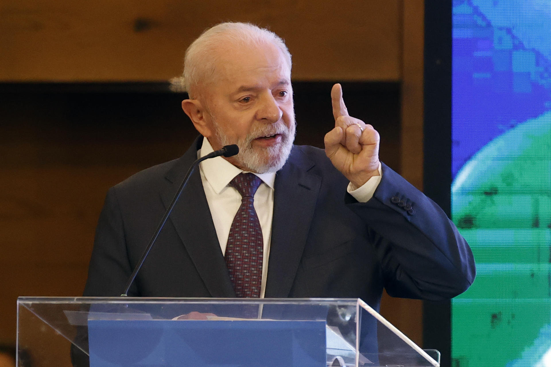 El presidente de Brasil, Luiz Inácio Lula da Silva, habla este lunes durante una rueda de prensa en Ciudad de México (México). EFE/Bienvenido Velasco