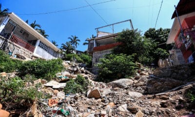 Fotografía de viviendas afectadas tras el paso del huracán 'Otis', en el balneario de Acapulco, este jueves, en el estado de Guerrero (México). EFE/ David Guzmán.