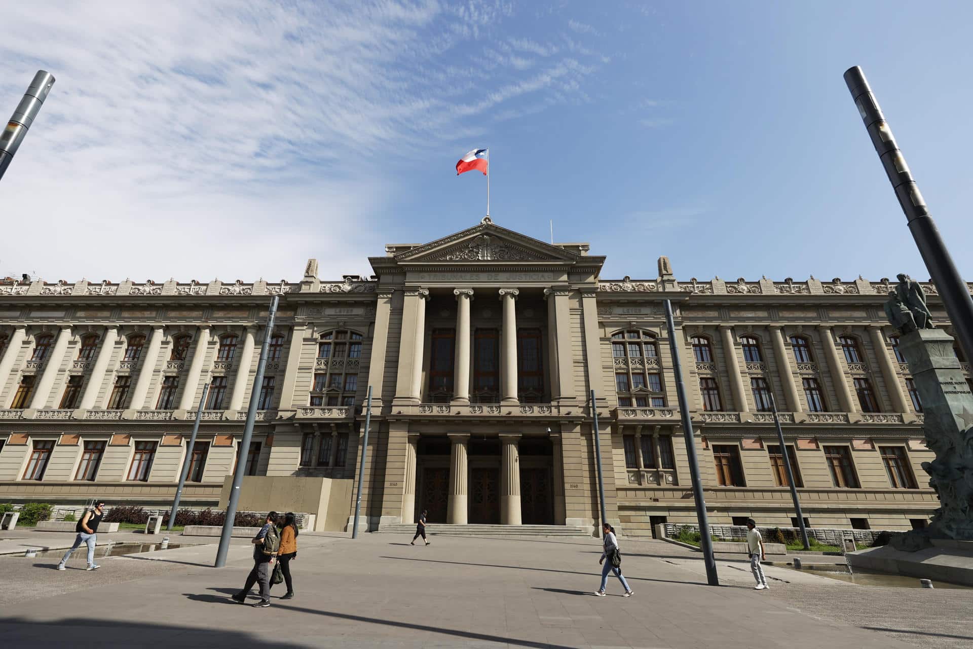 Fotografía del Palacio de Tribunales de Justicia en Santiago (Chile). EFE/ Elvis González