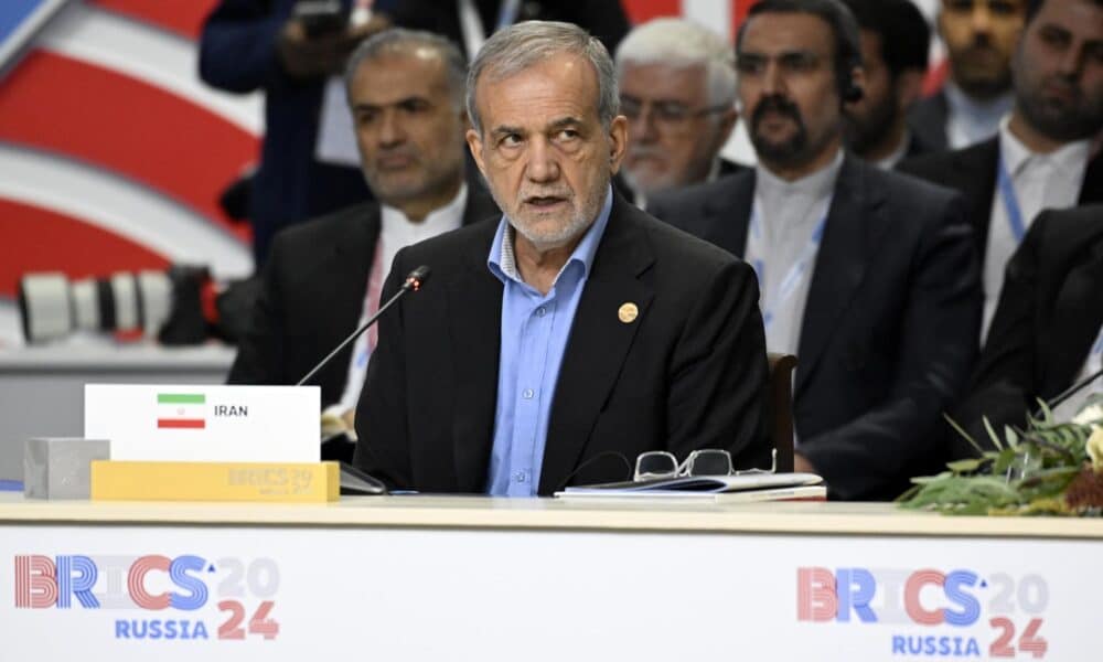 El presidente de Irán, Masud Pezeshkian, en la cumbre de los BRICS en Kazán, Rusia, el 23 de octubre de 2024. EFE/EPA/ALEXANDER NEMENOV / PISCINA