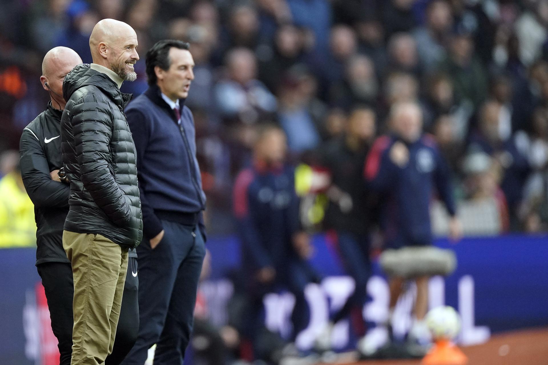 El entrenador Erik ten Hag, del Manchester United, durante el partido de la Premier League que han jugado Aston Villa y Manchester United en Birmingham, Reino Unido. EFE/EPA/TIM KEETON