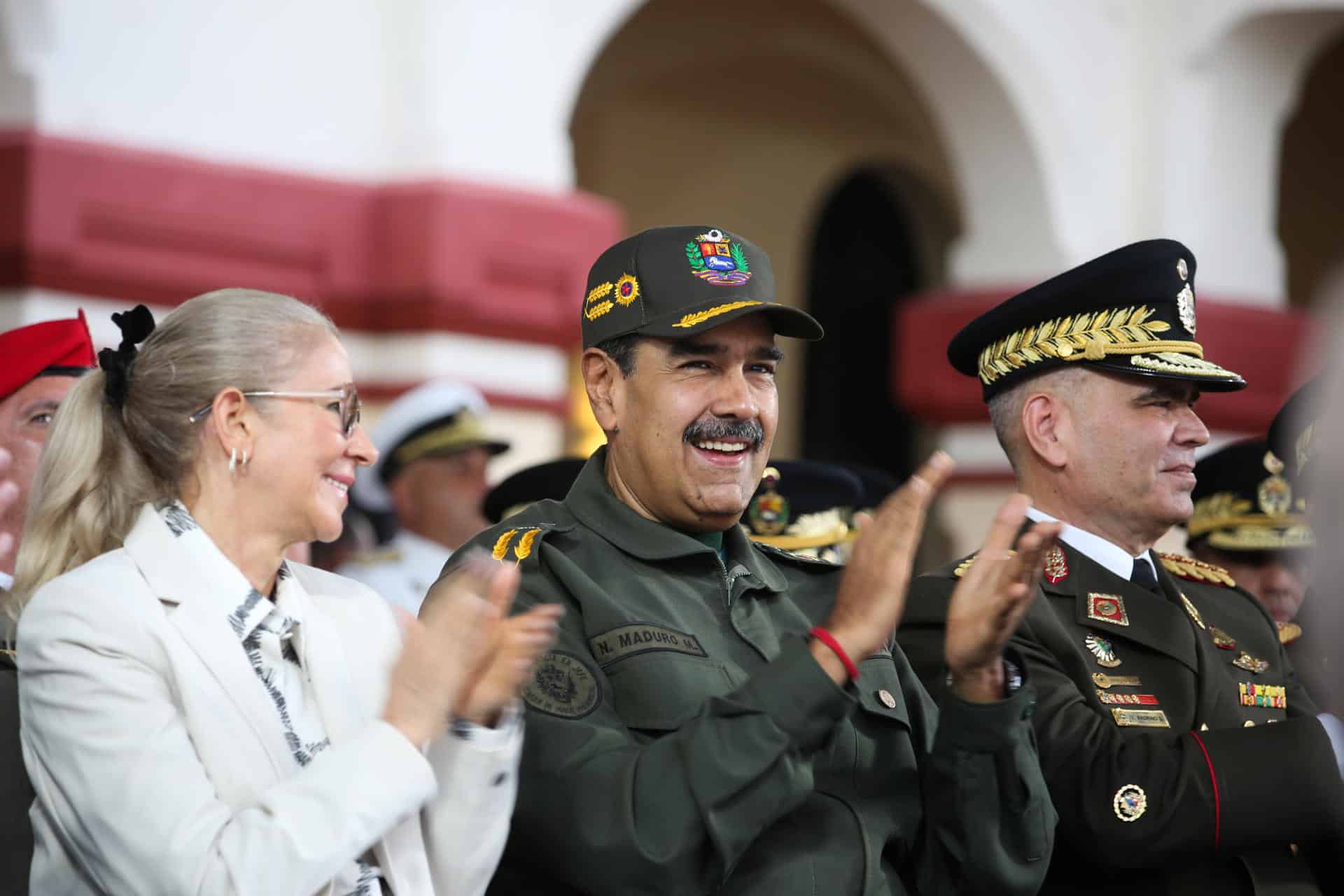 Fotografía cedida por Prensa Miraflores del presidente de Venezuela, Nicolás Maduro, en un acto de gobierno con militares, en Caracas (Venezuela). EFE/ Prensa Miraflores