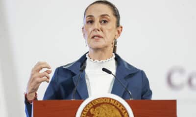 La presidenta de México, Claudia Sheinbaum, habla este jueves durante una rueda de prensa en Palacio Nacional, de la Ciudad de México (México). EFE/ Isaac Esquivel