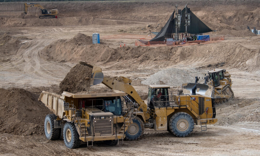 Fotografía de archivo que muestra una vista general de los trabajos en la zona de la Mina el Pinabete, en el municipio de Sabinas, estado de Coahuila (México). EFE/ Miguel Sierra