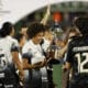 Jugadoras de Corinthians celebran con el trofeo al ganar la Copa Libertadores Femenina. EFE/ Juan Pablo Pino