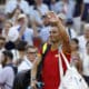 Rafael Nadal saluda a los aficionados tras un partido en los Juegos Olímpicos de París 2024. EFE/ Juanjo Martín