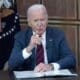 El presidente de los Estados Unidos, Joe Biden, participa en una reunión informativa sobre huracanes en el Auditorio South Court del Edificio de Oficinas Ejecutivas Eisenhower en el campus de la Casa Blanca en Washington, DC. EFE/RON SACHS