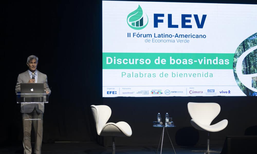 El director Editorial de América EFE, Manuel Fuentes García, habla durante el segundo día del II Foro Latinoamericano de Economía Verde, este miércoles en São Paulo (Brasil). EFE/ Isaac Fontana