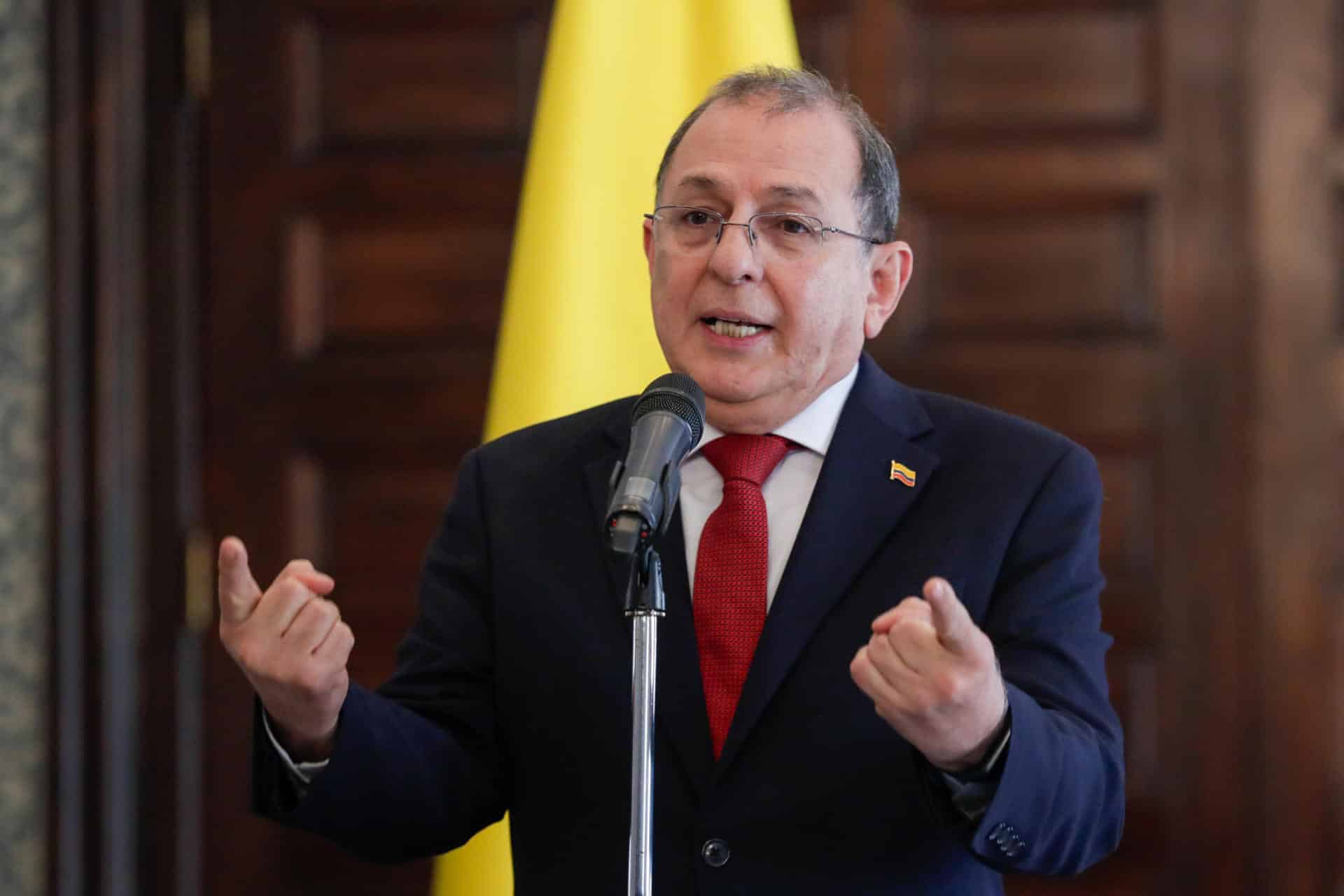 El vicecanciller de Colombia, Jorge Rojas habla durante una rueda de prensa este 9 de octubre de 2024, en Bogotá (Colombia). EFE/ Carlos Ortega