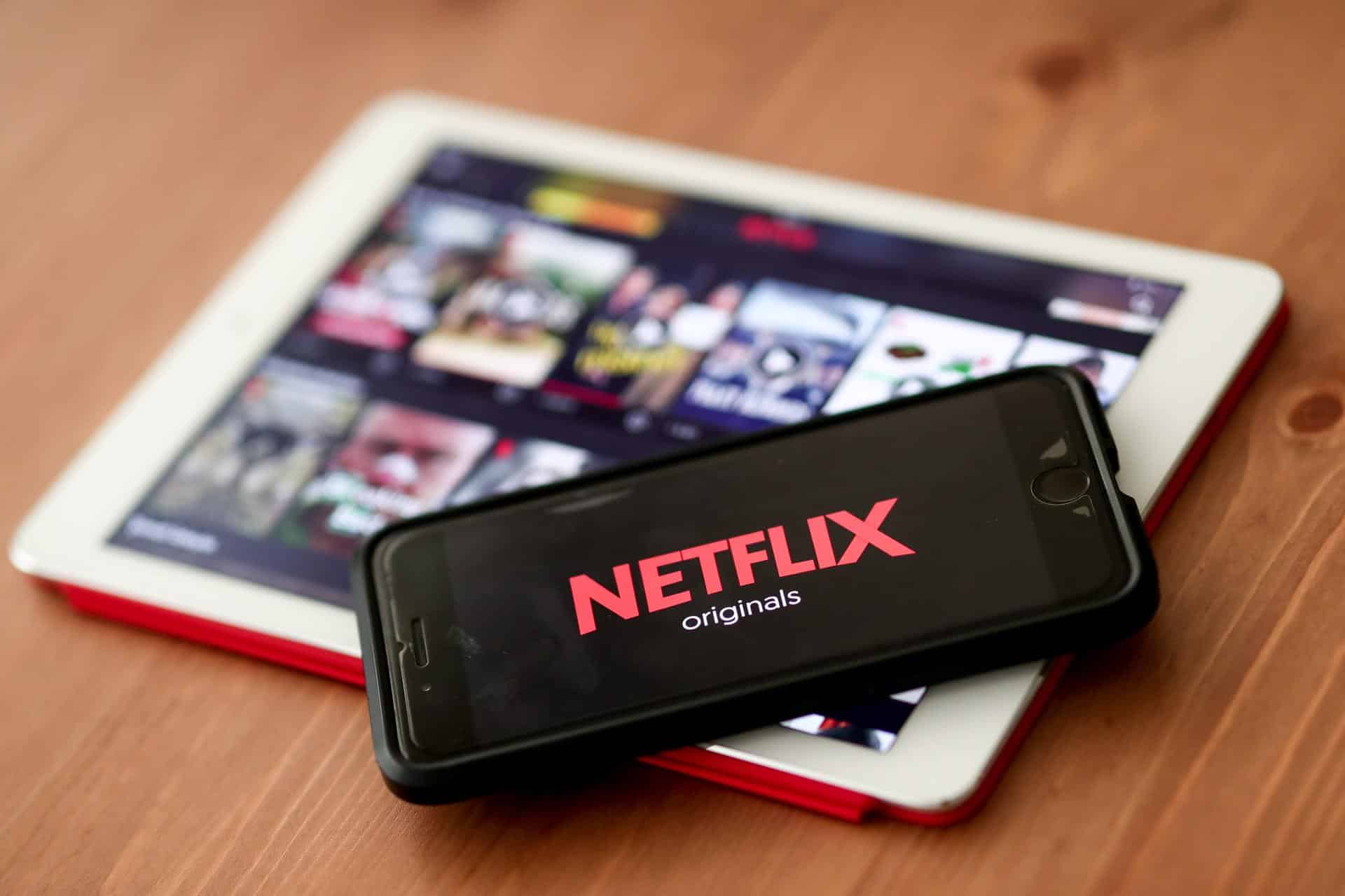 Imagen de archivo de la plataforma Netflix en un teléfono inteligente. EFE/EPA/Sedat Suna