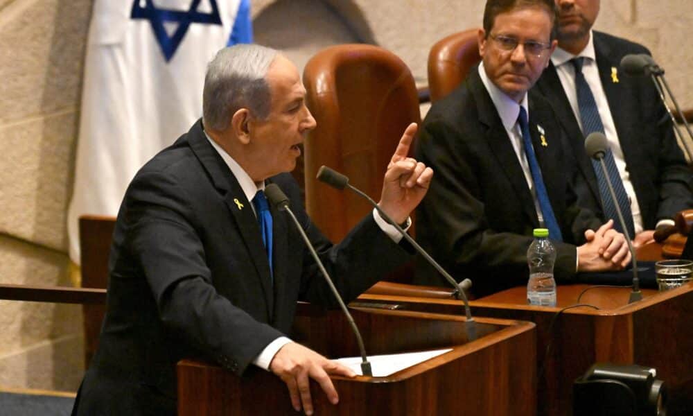 El primer ministro israelí, Benjamin Netanyahu (i), EFE/EPA/DEBBIE HILL / PISCINA