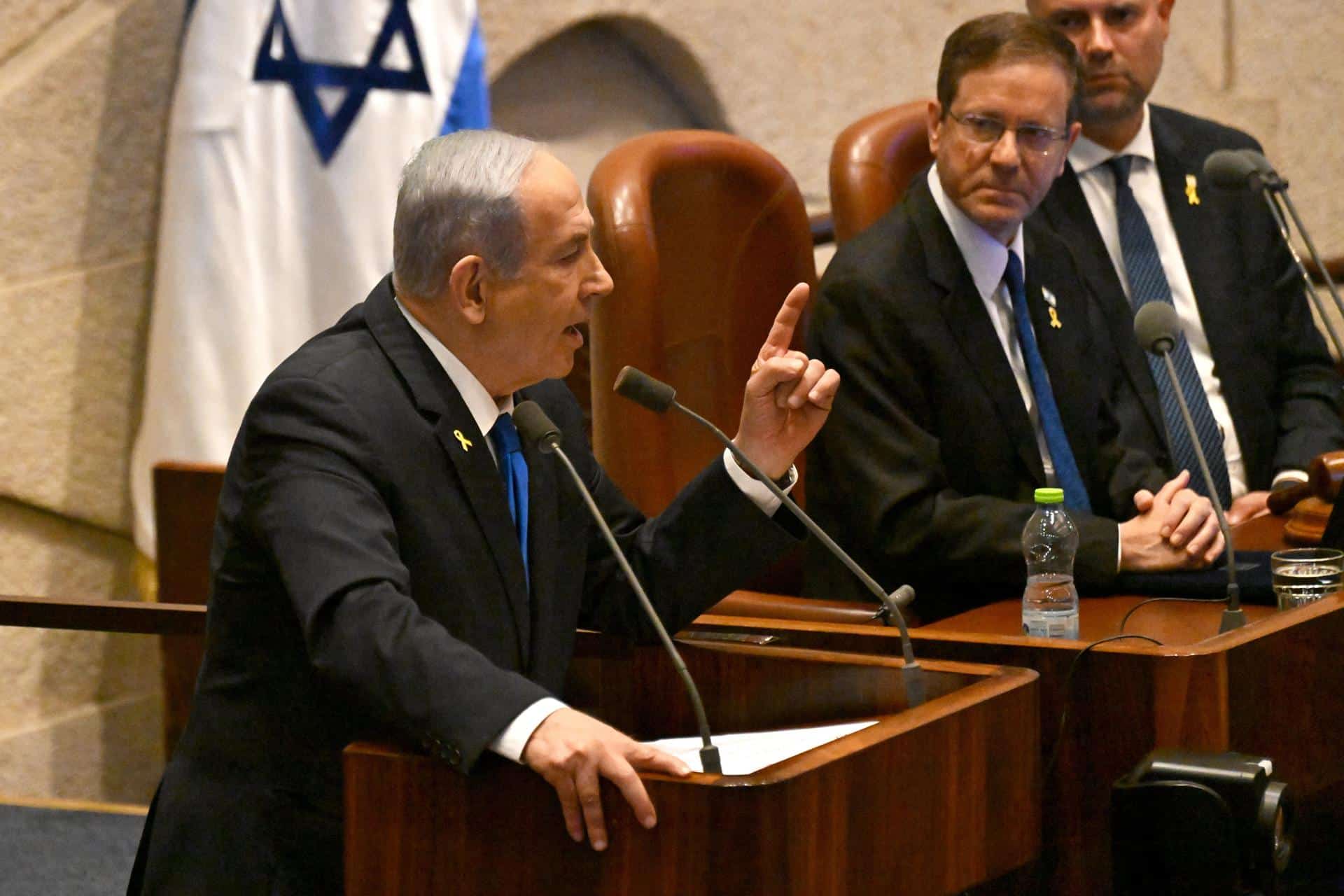 El primer ministro israelí, Benjamin Netanyahu (i), EFE/EPA/DEBBIE HILL / PISCINA