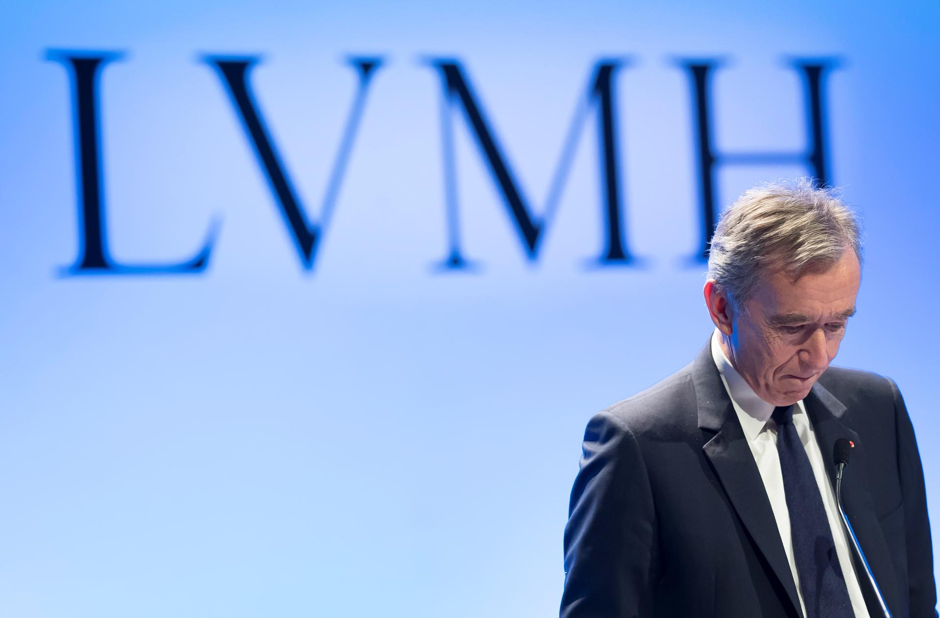 El presidente ejecutivo del grupo francés del lujo Louis Vuitton Moët Hennessy (LVMH), Bernard Arnault, en una foto de archivo (29/01/2019). EFE/ Ian Langsdon