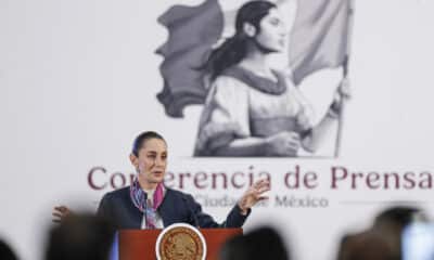 La presidente de México Claudia Sheinbaum, habla este miércoles durante una rueda en Palacio Nacional de la Ciudad de México (México). EFE/ Isaac Esquivel