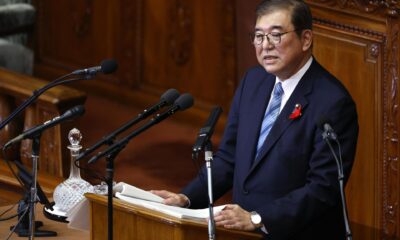 El nuevo primer ministro de Japón, Shigeru Ishiba, pronuncia un discurso la Dieta (Parlamento) en Tokio, el 4 de octubre de 2024. EFE/EPA/FRANCK ROBICHON