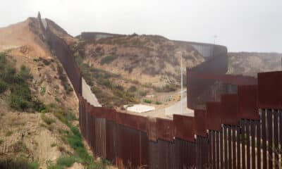 Fotografía del 8 de octubre de 2024 donde se muestra un tramo de la valla fronteriza entre Estados Unidos y México, en San Diego, California (Estados Unidos). EFE/ Manuel Ocaño