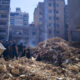 Escombros de un edificio colapsado tras un ataque de Israel ayer en el barrio de Basta de Beirut, en el corazón de la capital. EFE/ Isaac J Martin